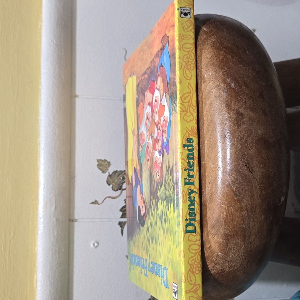 Disney Friends Storybook with Snow White, Bamby, Pinocchio, and Cindirella - Picture 8 of 8